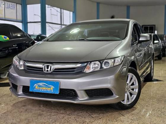 HONDA CIVIC 1.8 LXS 16V FLEX 4P AUTOMÁTICO